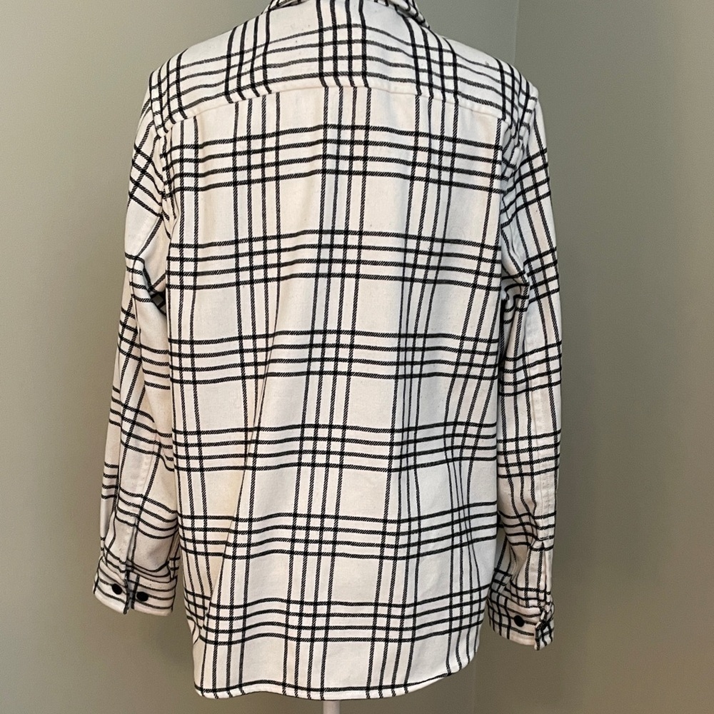 H&M Black and White Plaid Casual Button Down Shirt - Picture 4 of 4